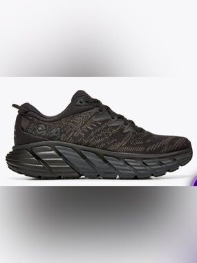Women's All black Cyclamen/Impala Gaviota 4 Running Shoes size 9B